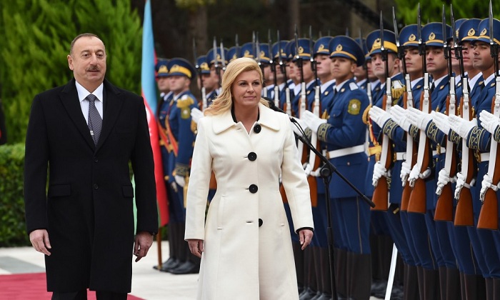 Эксперты о цели визита президента Хорватии в Баку - КОММЕНТАРИИ