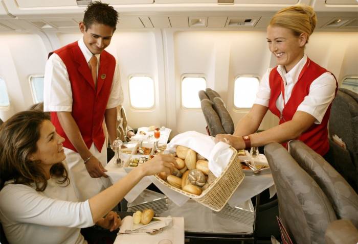 Почему еда в самолете кажется невкусной