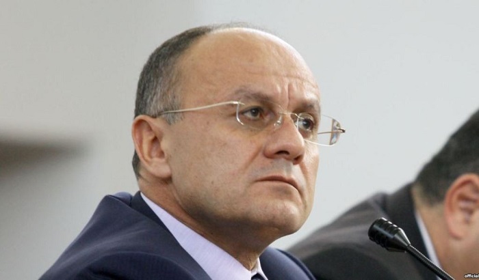 Экс-министру обороны Армении выдвинули обвинения

