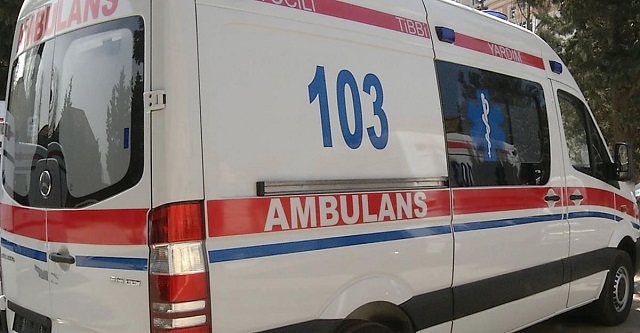 В Баку 8-летний ребенок умер после падения с 8-го этажа