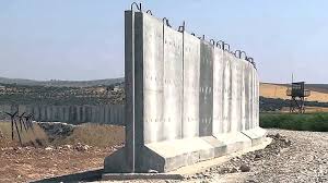 Названы сроки строительства стены на границе с Мексикой