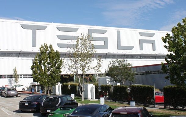 Tesla несет рекордные убытки