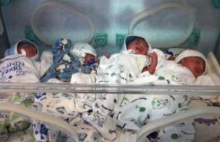 В Азербайджане 30-летняя женщина родила 4 детей