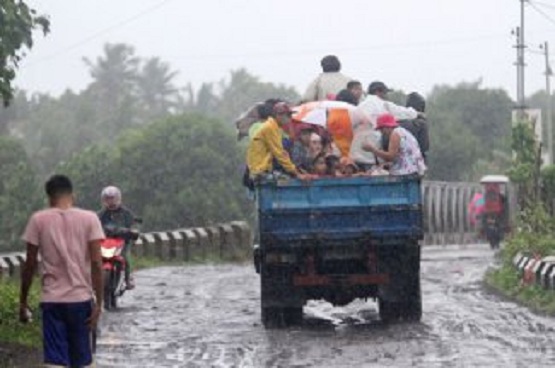 Жителей Филиппин эвакуируют из-за тайфуна
