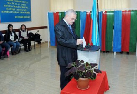 Артур Раси-заде проголосовал
