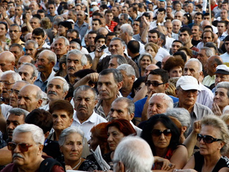 Жители Армении готовы уехать за рубеж при возможности 