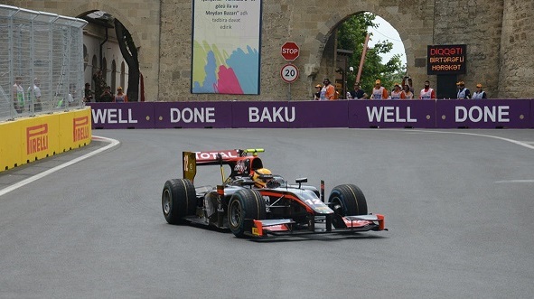 В Баку стартовала практическая сессия автогонок в классе GP2 - ФОТО - ВИДЕО