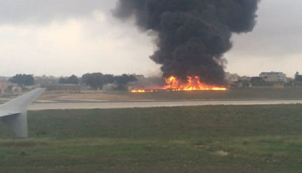В аэропорту Мальты разбился самолет, есть погибшие