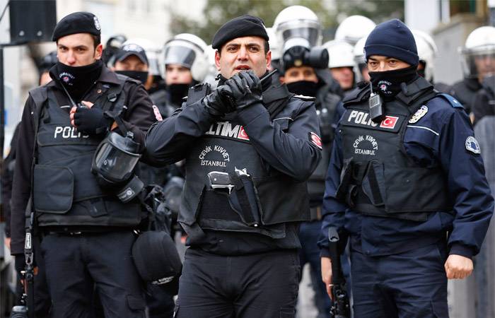 В Стамбуле произошла перестрелка с полицией
