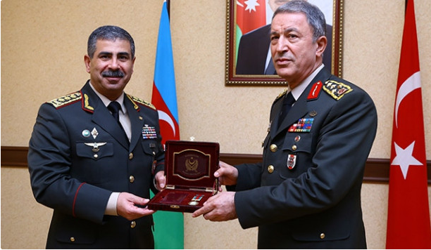 Начальник генштаба ВС Турции награжден военной медалью Азербайджана