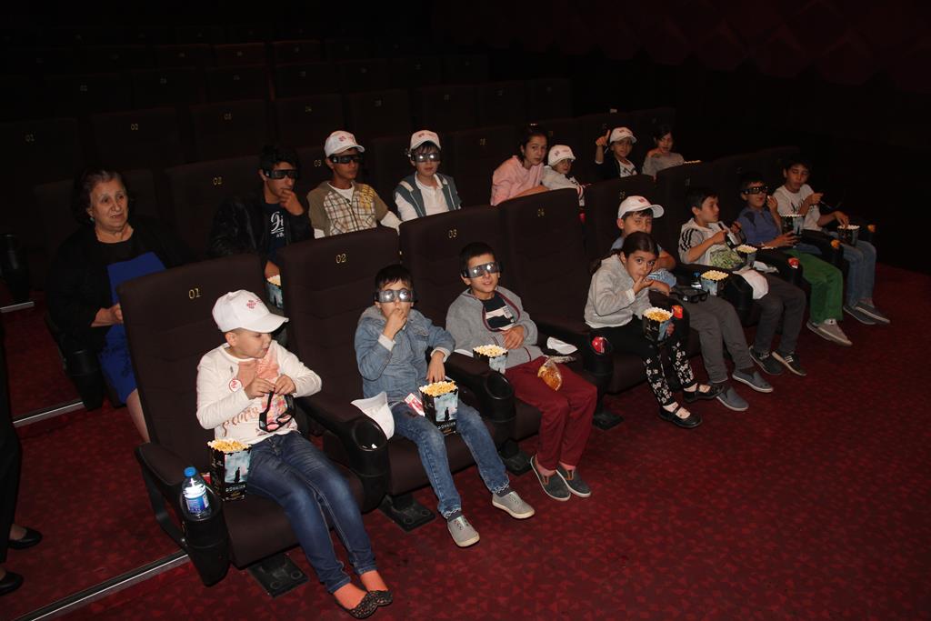 Киноцентр Низами провел мероприятие для детей приюта - ФОТО