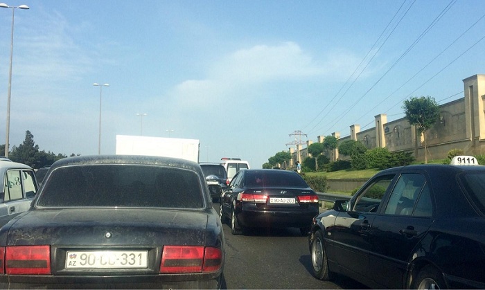 ДТП парализовало проспект в Баку

