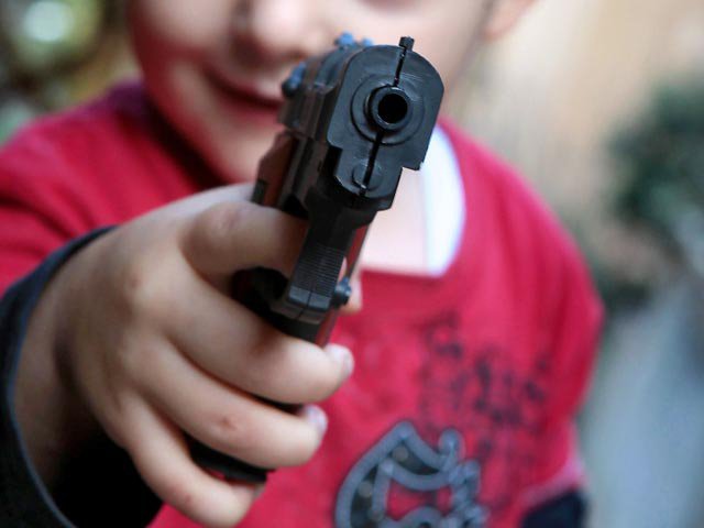 В США 3-летний мальчик случайно застрелил годовалого брата