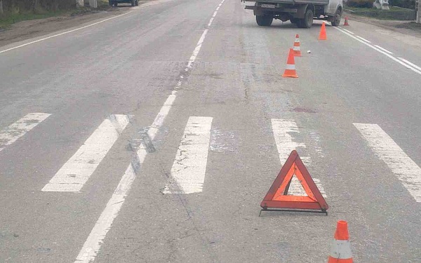 В Баку автобус сбил пешехода на `зебре` -  ВИДЕО