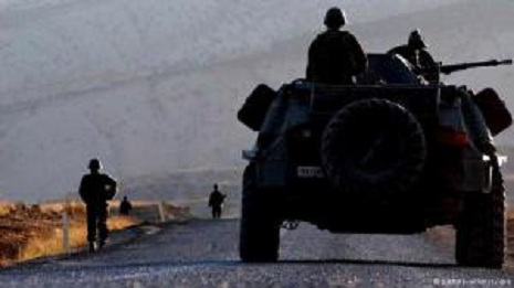 В Турции боевики атаковали колонну бронетехники