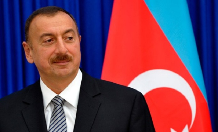 Ильхам Алиев поздравил Ислама Каримовa