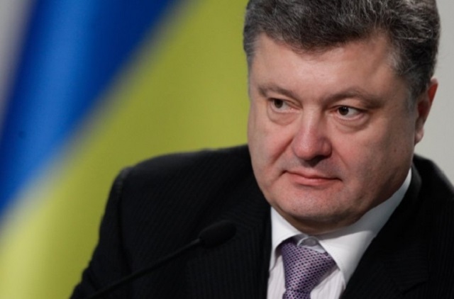 Порошенко: Выборы в Донецкой и Луганской областях проходят спокойно