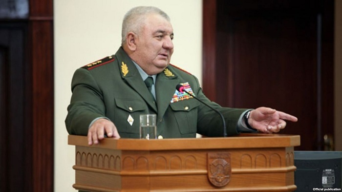 Саргсян в поиске кадров: кто сменит Хачатурова?
