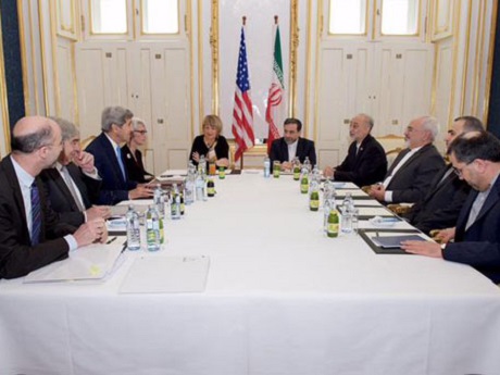 Иран должен продолжить противостояние c США - Али Хаменеи