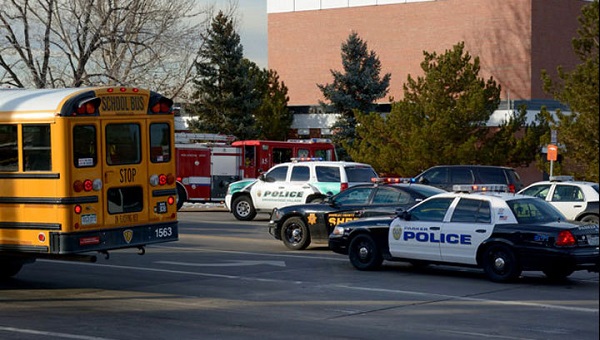 В США водитель устроила аварию со школьным автобусом из-за пролившегося напитка
