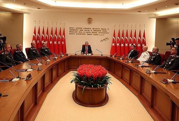 Эрдоган утвердил решения Высшего военного совета Турции