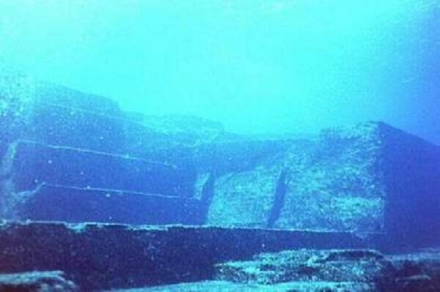 Надні Бермудського трикутника, виявляється, є затонуле місто - фото 1