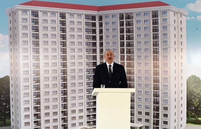 Президент на открытии здания, построенном для журналистов - ФОТО 