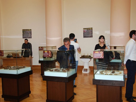 В Баку представят самую большую шоколадную картину в мире