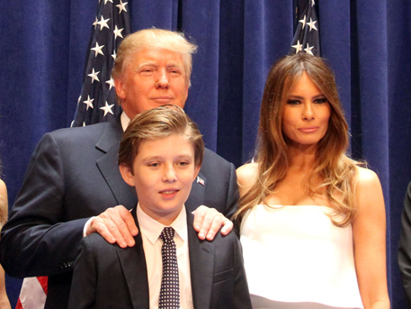 Трамп: Меланья и сын переедут в Белый дом в конце учебного года