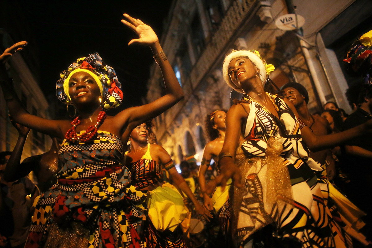 Песня brazilian dance. Культура Бразилии. Культурные традиции Бразилии. Африканские танцы. Культура Африки.