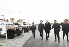 Ильхам Алиев принял участие в церемонии открытия военного городка