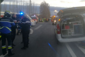 Во Франции столкнулись поезд и школьный автобус: есть погибшие