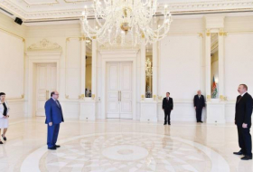 Президент Ильхам Алиев принял верительные грамоты посла Чили