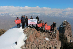 Турецкие альпинисты почтили память жертв Ходжалы на горе Хачадаг
