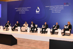 Мировые политики обсуждают в Баку проблемы Среднего Востока
