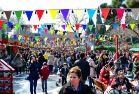 В Баку продолжается фестиваль по случаю праздника Новруз