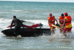 На пляжах Баку спасены 9 купальщиков
