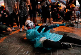 Полиция Гонконга использовала перцовый газ для разгона демонстрантов