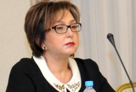 Малейка Аббасзаде: Заменять школу репетиторами неправильно
