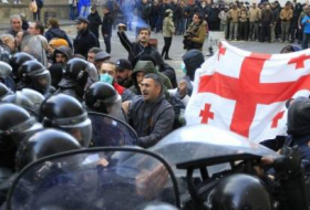 В Тбилиси задержали 28 человек в ходе разгона протестов у парламента
