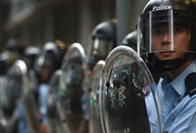 На улицы Гонконга вышли военные для расчистки баррикад
