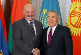 Лукашенко и Назарбаев обсудили международную обстановку
