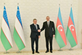 Ильхам Алиев и Шавкат Мирзиёев приняли участие в церемонии открытия площади Гейдара Алиева в Ташкенте
