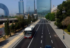На отремонтированном участке дороги в Баку восстановлено движения транспорта -ВИДЕО
