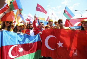 Сельчук Байрактар: Пусть наше единство и солидарность с братским Азербайджаном будут вечными
