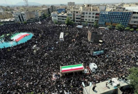 В Иране проходят похороны погибшего в авиакатастрофе президента Раиси
