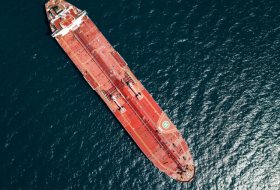 Танкер с российской нефтью сломался в проливе Босфор