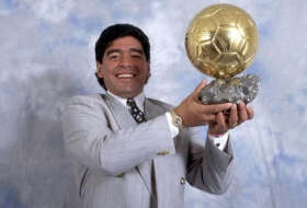 Золотой мяч Марадоны снят с аукциона
