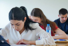 В Азербайджане проведен экзамен для желающих поступить на госслужбу
