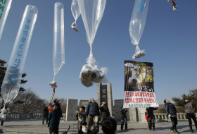 Южная Корея получила из КНДР очередные летающие мусорные бандерольки